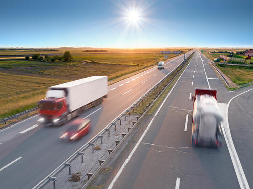  2020上半年过路费减免，油价下调有卡车司机尝到政策红利吗？